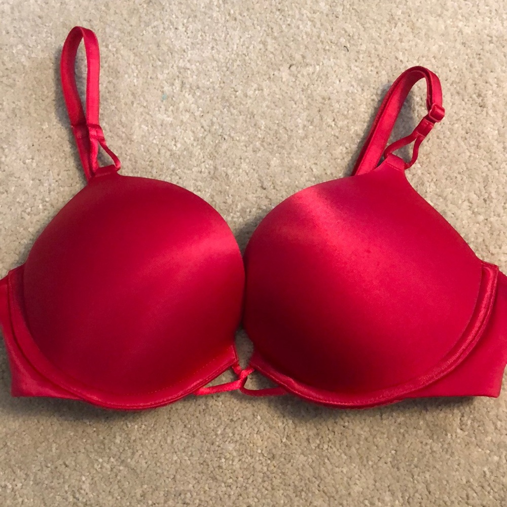 Victoria’s Secret Miraculous Plunge